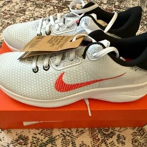 Nike Flex Experience Run 11 Next Nature Grey Bright Crimson Size 7.5 Men 9 Women